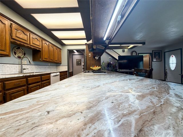 2210 W Golf Course Road, Tahlequah, OK 74464