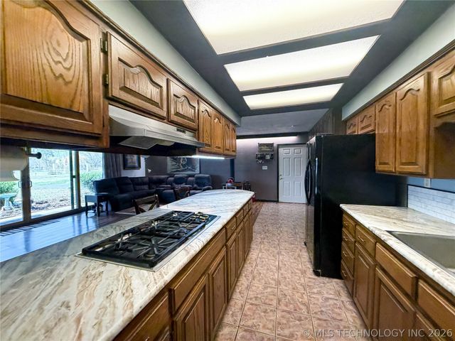 2210 W Golf Course Road, Tahlequah, OK 74464