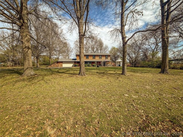 2210 W Golf Course Road, Tahlequah, OK 74464