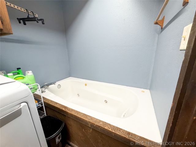 2210 W Golf Course Road, Tahlequah, OK 74464