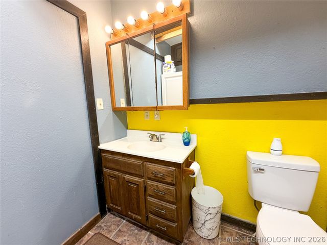 2210 W Golf Course Road, Tahlequah, OK 74464