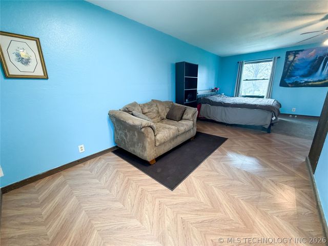 2210 W Golf Course Road, Tahlequah, OK 74464