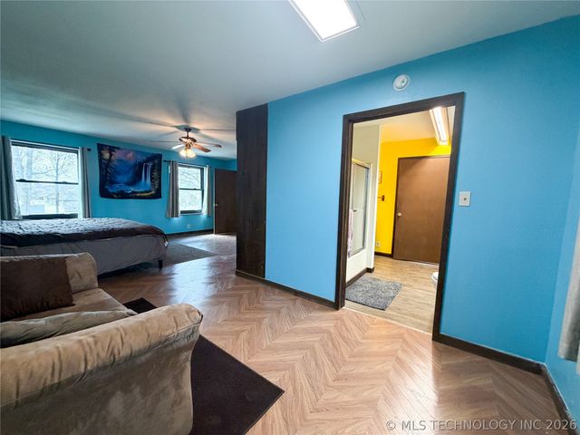 2210 W Golf Course Road, Tahlequah, OK 74464