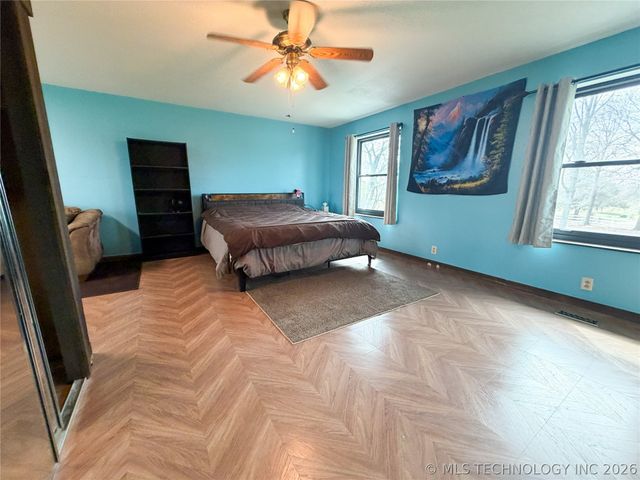 2210 W Golf Course Road, Tahlequah, OK 74464