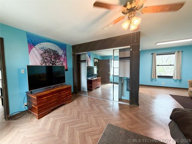 2210 W Golf Course Road, Tahlequah, OK 74464