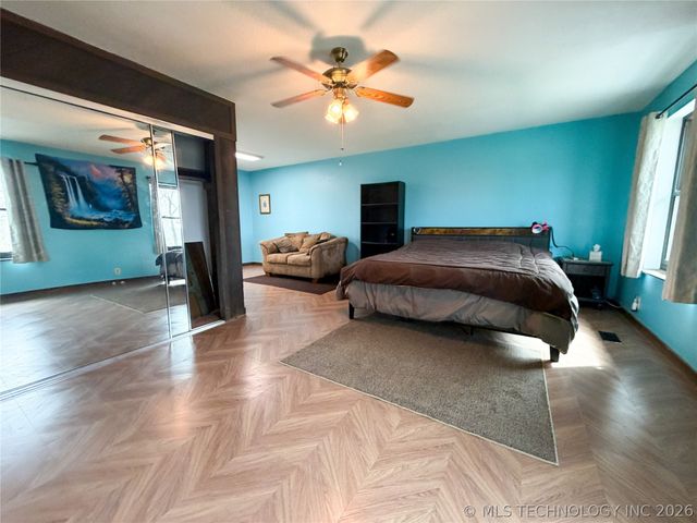 2210 W Golf Course Road, Tahlequah, OK 74464