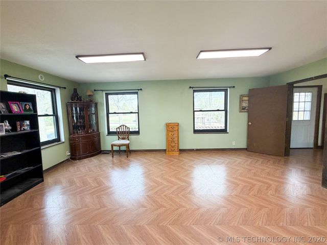 2210 W Golf Course Road, Tahlequah, OK 74464