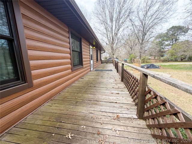 2210 W Golf Course Road, Tahlequah, OK 74464