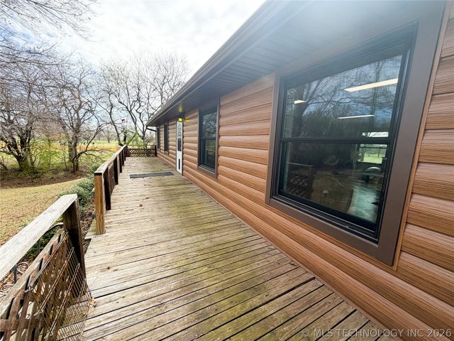 2210 W Golf Course Road, Tahlequah, OK 74464