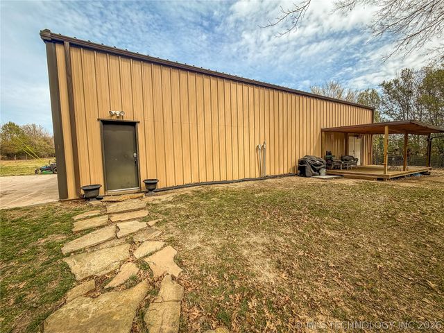 2210 W Golf Course Road, Tahlequah, OK 74464