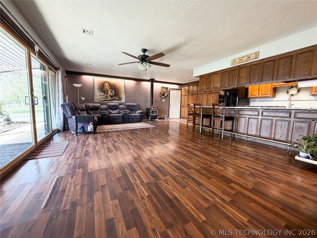 2210 W Golf Course Road, Tahlequah, OK 74464