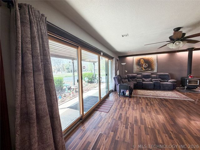 2210 W Golf Course Road, Tahlequah, OK 74464