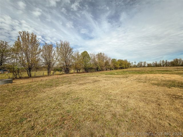 2210 W Golf Course Road, Tahlequah, OK 74464