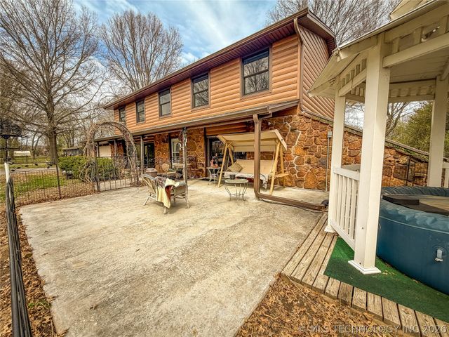 2210 W Golf Course Road, Tahlequah, OK 74464