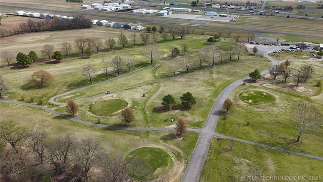 2210 W Golf Course Road, Tahlequah, OK 74464