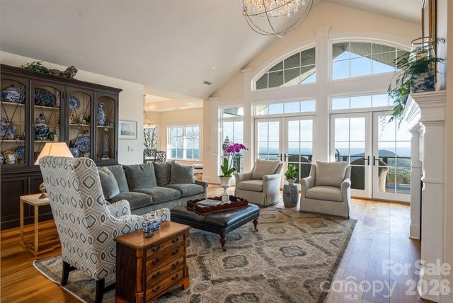 89 N Snow Ridge Drive 13, Hendersonville, NC 28792