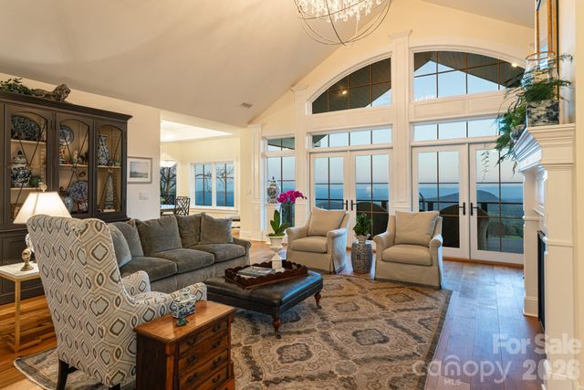 89 N Snow Ridge Drive 13, Hendersonville, NC 28792