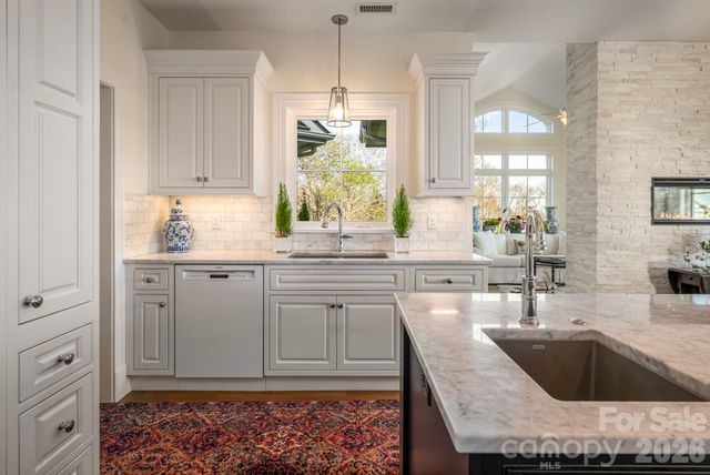 89 N Snow Ridge Drive 13, Hendersonville, NC 28792