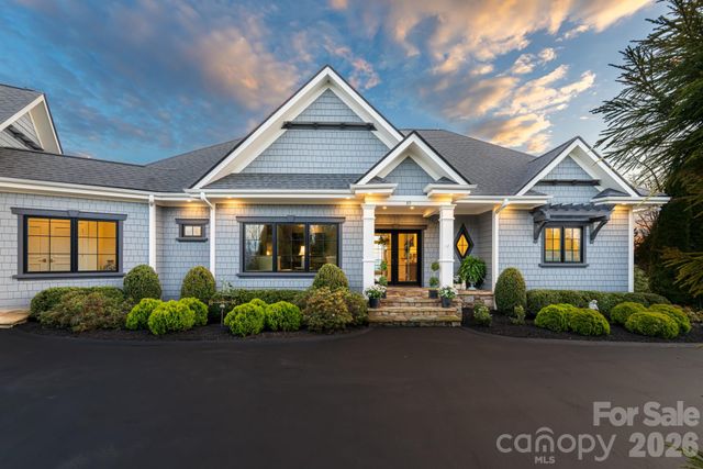 89 N Snow Ridge Drive 13, Hendersonville, NC 28792