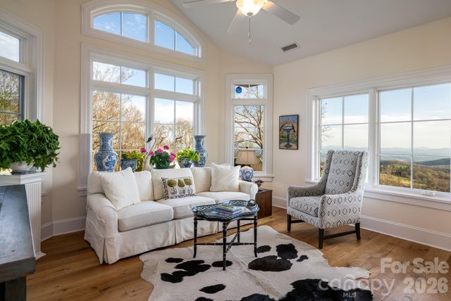 89 N Snow Ridge Drive 13, Hendersonville, NC 28792