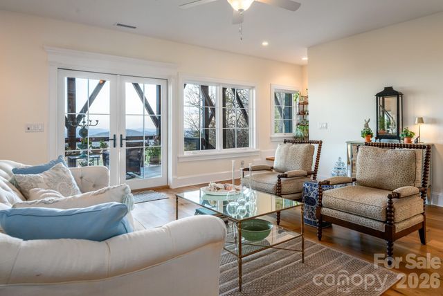 89 N Snow Ridge Drive 13, Hendersonville, NC 28792