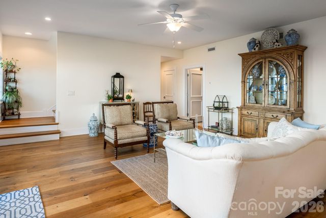 89 N Snow Ridge Drive 13, Hendersonville, NC 28792