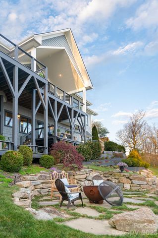 89 N Snow Ridge Drive 13, Hendersonville, NC 28792