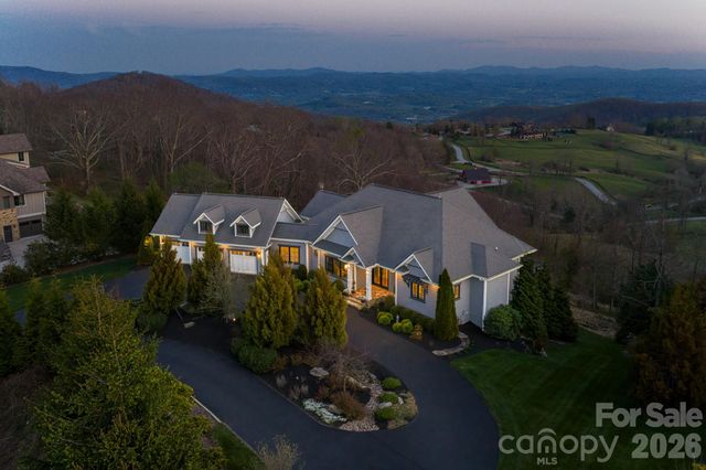 89 N Snow Ridge Drive 13, Hendersonville, NC 28792