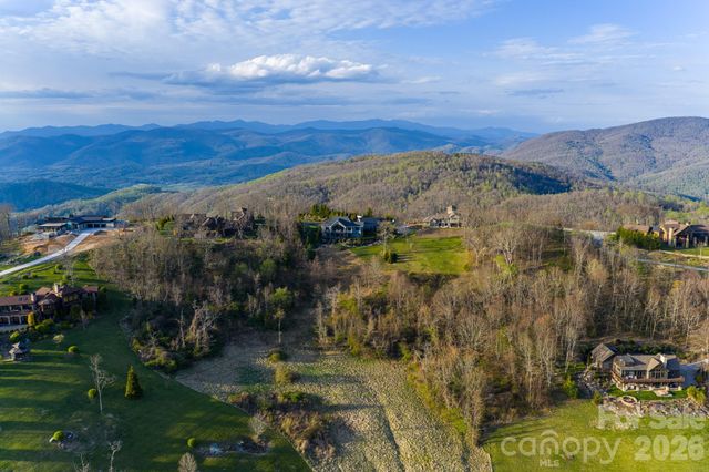 89 N Snow Ridge Drive 13, Hendersonville, NC 28792