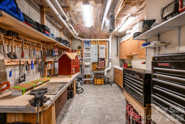 89 N Snow Ridge Drive 13, Hendersonville, NC 28792
