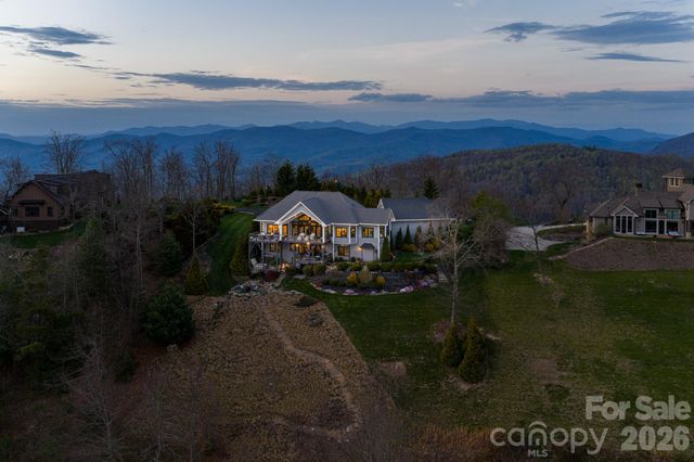 89 N Snow Ridge Drive 13, Hendersonville, NC 28792