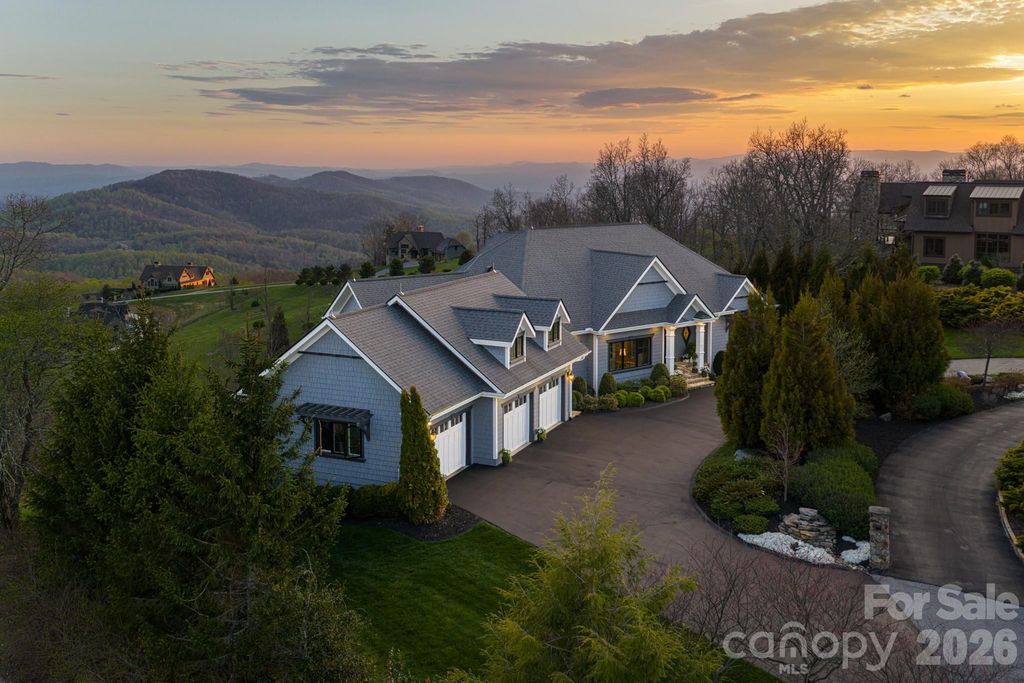 89 N Snow Ridge Drive 13, Hendersonville, NC 28792