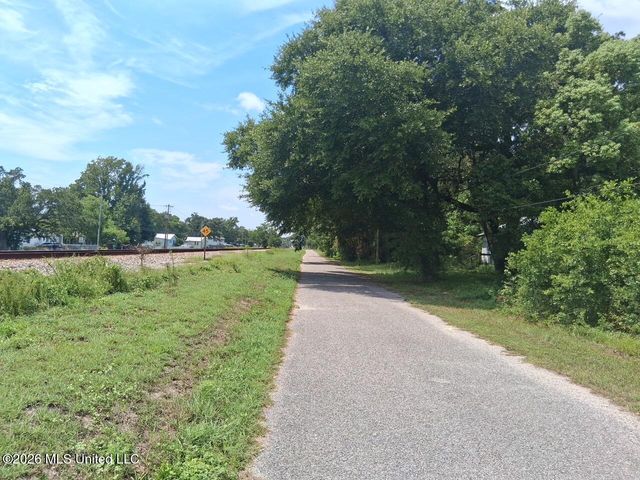 744 S Railroad Street, Gulfport, MS 39507