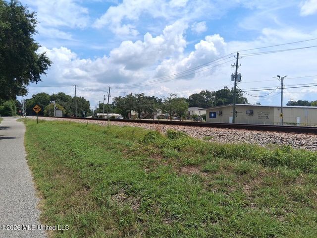 744 S Railroad Street, Gulfport, MS 39507