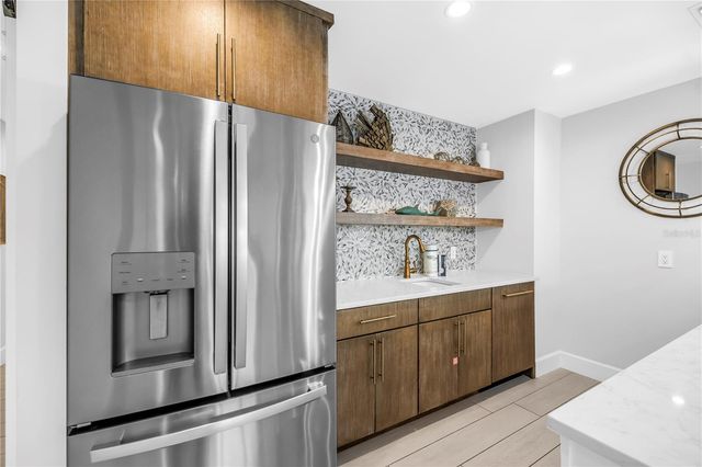 316 BEACH ROAD, Sarasota, FL 34242