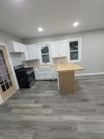 49 E 102nd Place, Chicago, IL 60628