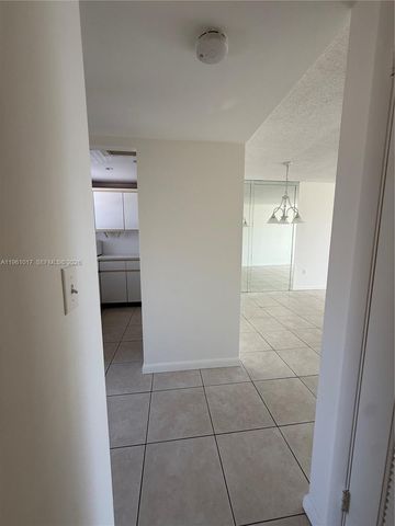 9001 Sunrise Lakes Blvd 208, Sunrise, FL 33322