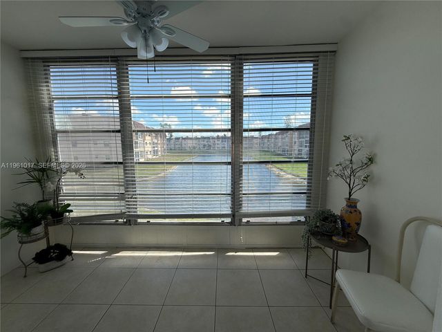 9001 Sunrise Lakes Blvd 208, Sunrise, FL 33322