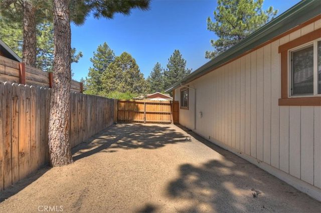 320 Eider Drive, Big Bear City, CA 92314
