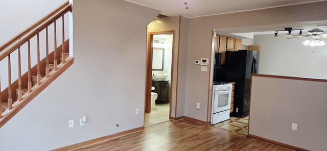 6837 Swan Lane, Schererville, IN 46375