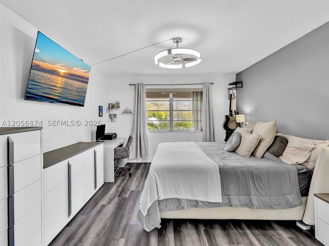 1060 92nd St 6, Bay Harbor Islands, FL 33154