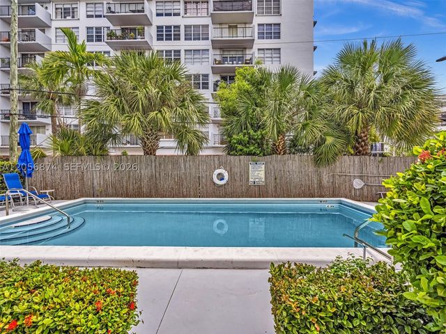 1060 92nd St 6, Bay Harbor Islands, FL 33154