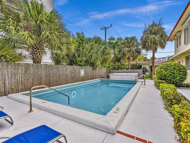 1060 92nd St 6, Bay Harbor Islands, FL 33154