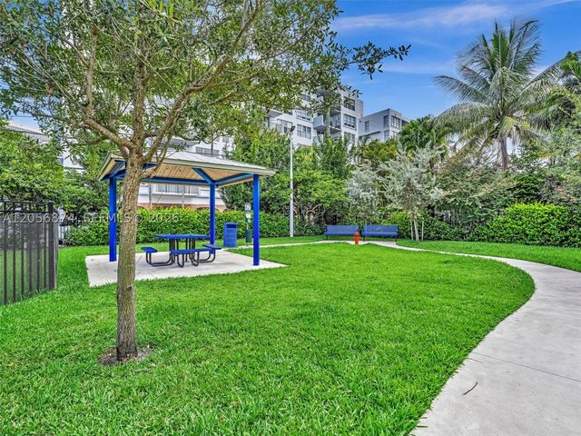 1060 92nd St 6, Bay Harbor Islands, FL 33154