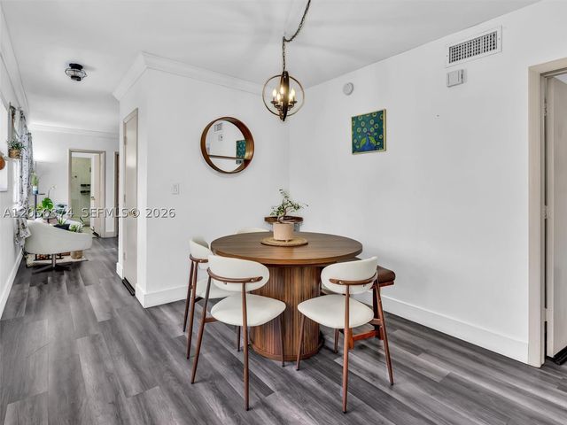1060 92nd St 6, Bay Harbor Islands, FL 33154