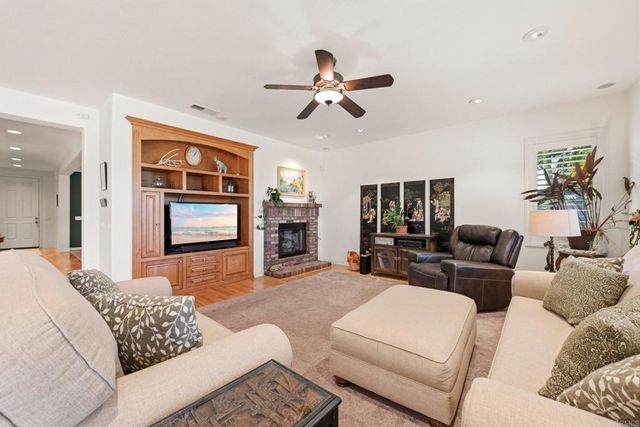 828 Settlers Court, San Marcos, CA 92069