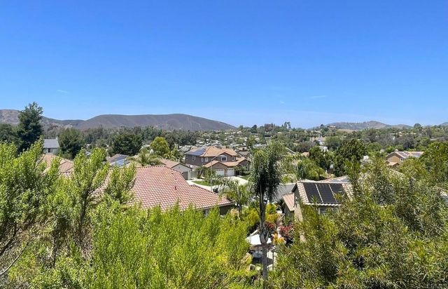 828 Settlers Court, San Marcos, CA 92069