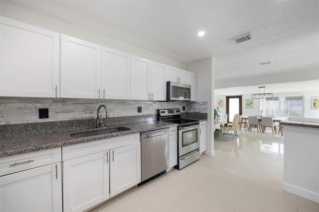 18681 Belview Dr, Cutler Bay, FL 33157