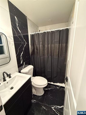 320 Lincoln Avenue, Totowa, NJ 07512