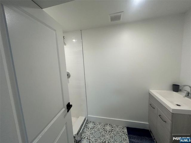320 Lincoln Avenue, Totowa, NJ 07512
